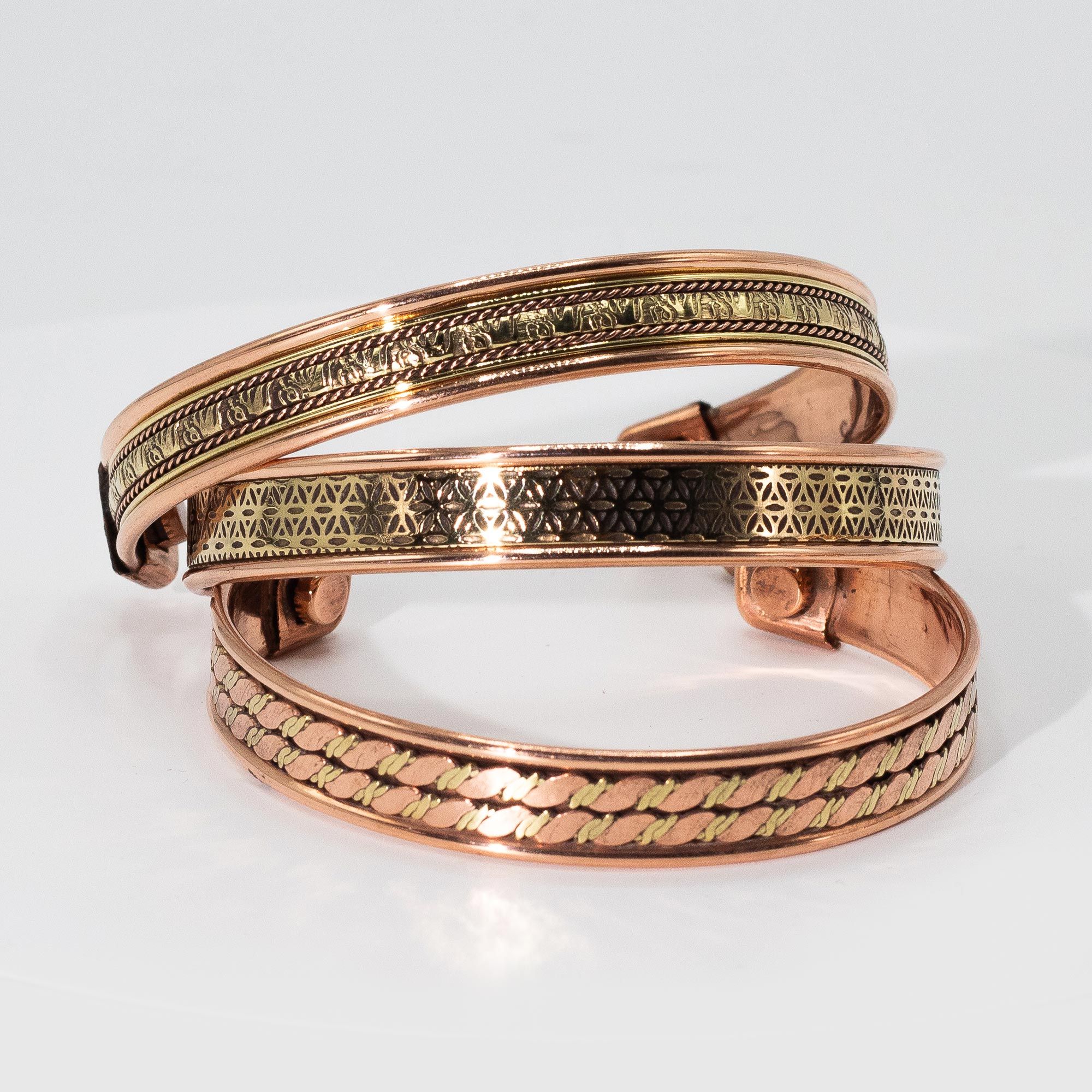 Pulseras con diseño de bandas de cobre e imanes (surtidas) - Imagen 4