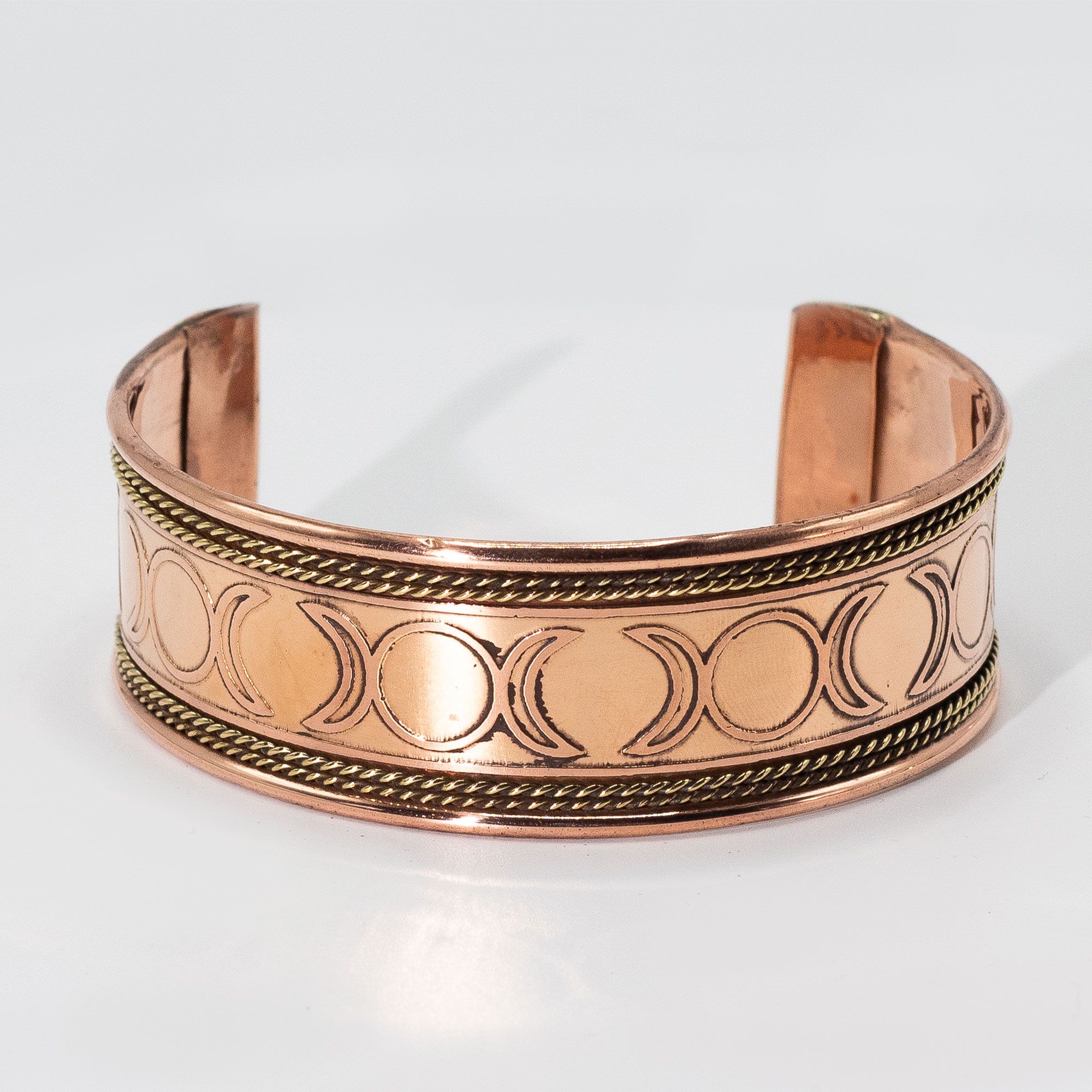 Pulseras de cobre con banda ancha y decoración de latón (surtidas) - Imagen 5